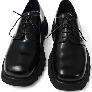 Santoni “The Antipode” Black Leather Lug Sole Shoes – EU 43 – Made in Italy